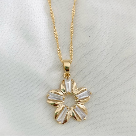 Flower Earring & Necklace Set - Picture 5 of 12